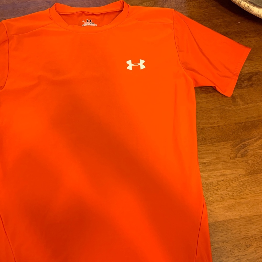 Men’s XL Under Armour compression shirt